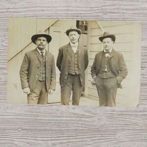Vintage Postcard RPPC "Jesta waitin' for the shureff" 3 Nicely Dressed Men 1909